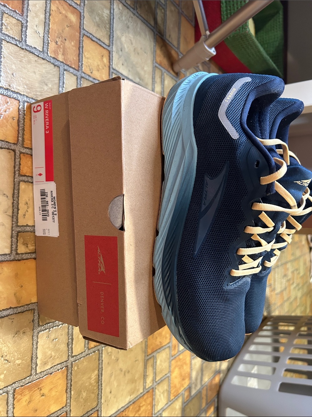 Altra women’s riveria 3 Running Shoes in Navy with Light Blue